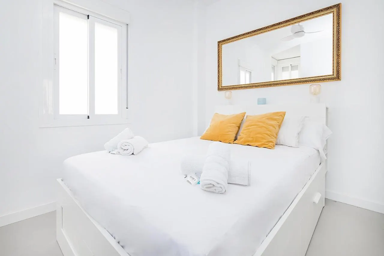 Homey Apt- Atico Con Vistas A La Catedral Malaga Apartment